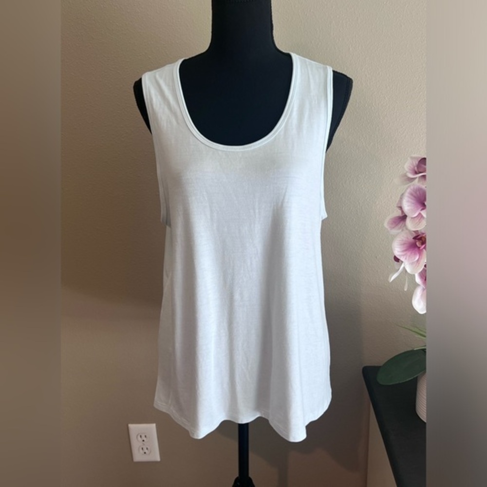 Banana Republic Light Blue Tank Top - Size L: A Breath of Fresh Air!